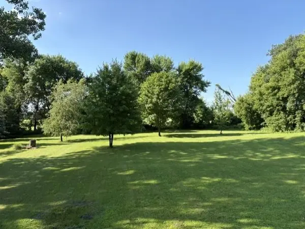 33850 98th ST, Waseca, MN 56093