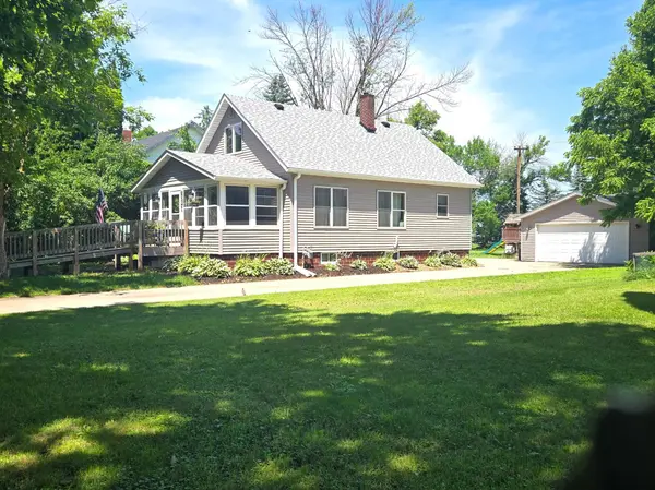 704 Broadway ST, Cleveland, MN 56017