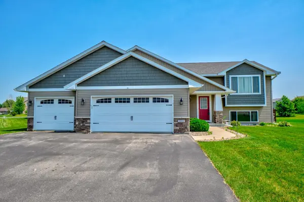 1004 Wyoming ST, Roberts, WI 54023
