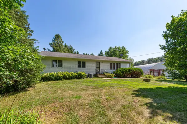 5177 255th ST E, Faribault, MN 55021