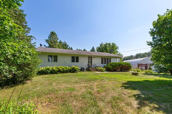 5177 255th ST E, Faribault, MN 55021