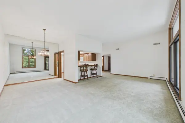 5501 Dewey Hill RD #322, Edina, MN 55439