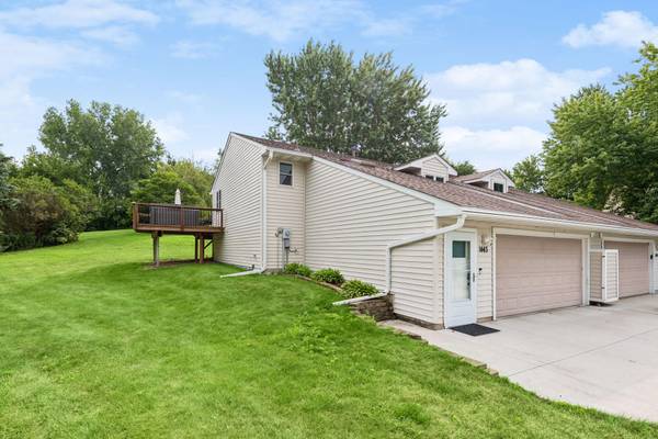 1443 Independence AVE, Chaska, MN 55318