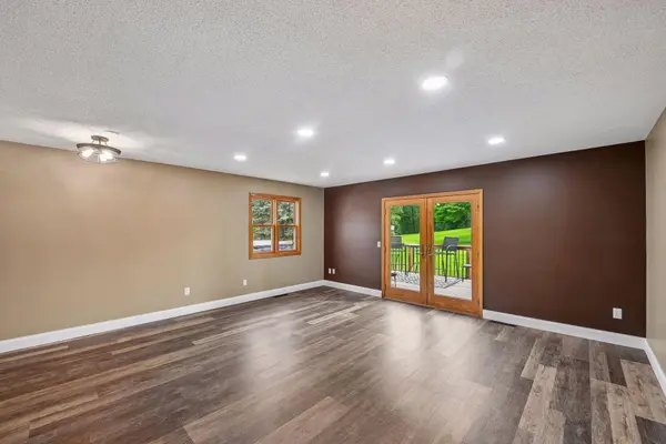 1443 Independence AVE, Chaska, MN 55318