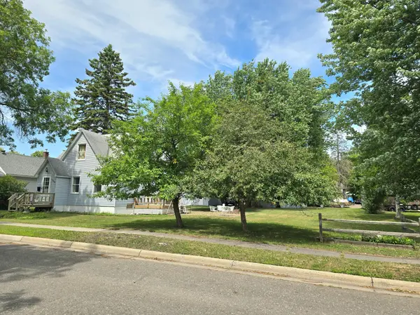 1020 8th ST, International Falls, MN 56649