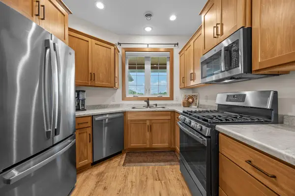 127 Highland CIR, Dassel, MN 55325