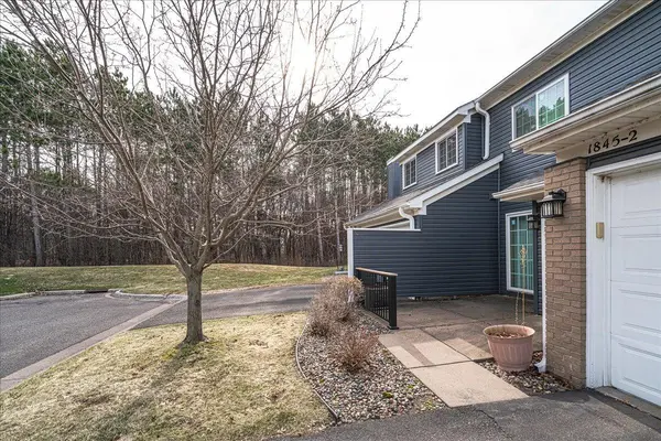 1845 Donegal DR #2, Woodbury, MN 55125