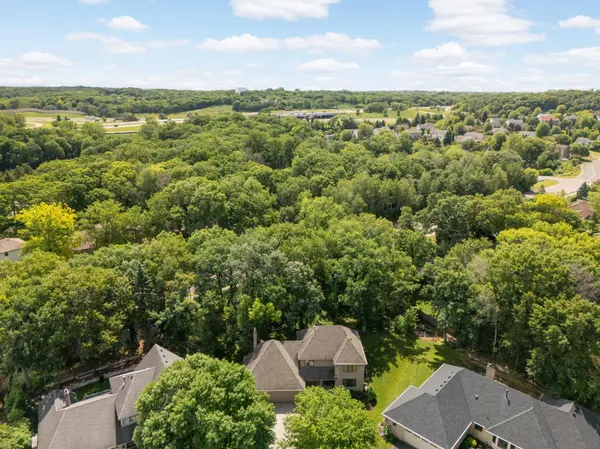 4824 Whispering CT, Eagan, MN 55122