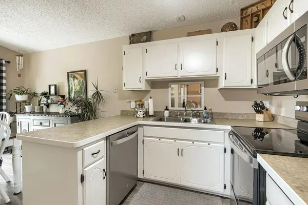 1032 1st ST, Farmington, MN 55024