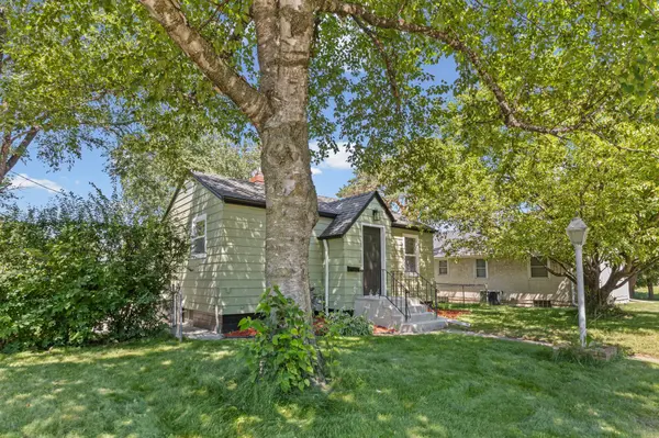 621 White Bear AVE N, Saint Paul, MN 55106