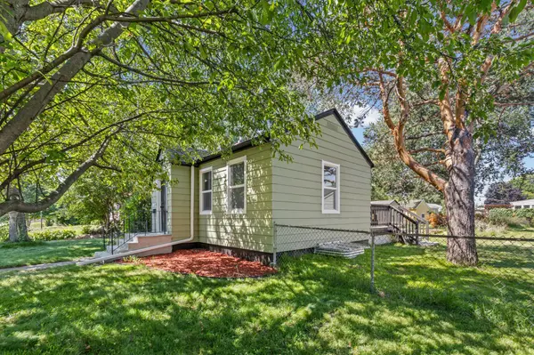 621 White Bear AVE N, Saint Paul, MN 55106