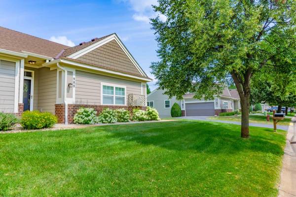 988 Daylily DR, Victoria, MN 55386