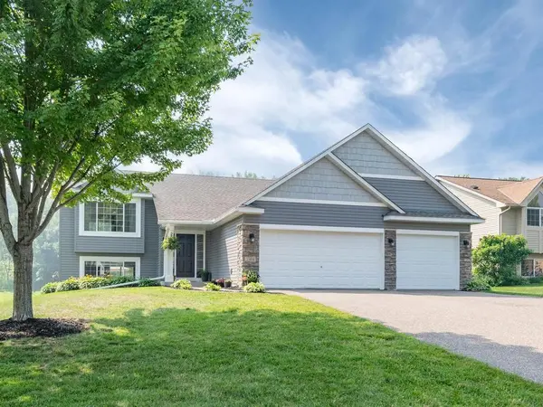 2464 River Bend TRL, Mayer, MN 55360
