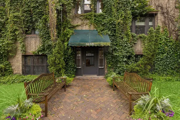 4418 W Lake Harriet Pkwy #205, Minneapolis, MN 55410