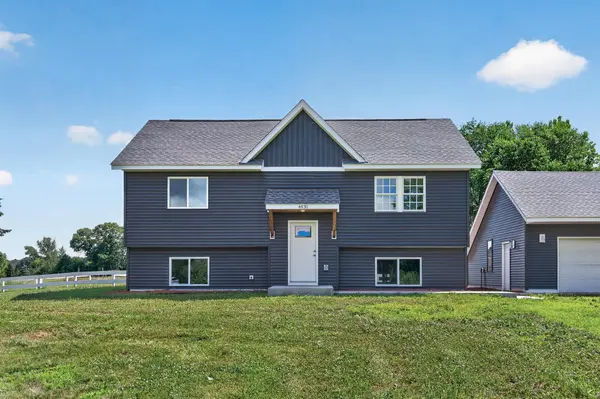 4430 214th AVE NW, Oak Grove, MN 55303