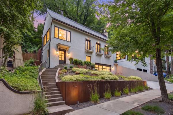747 Kenwood Pkwy, Minneapolis, MN 55403