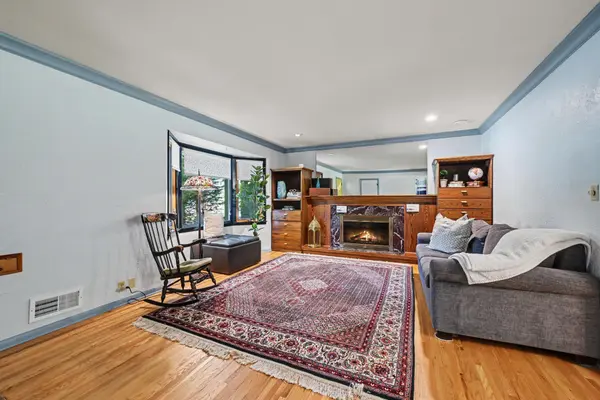 885 Old Lexington AVE, Saint Paul, MN 55116