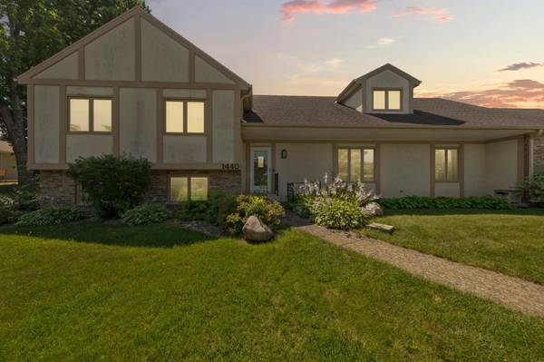 1440 Sunset DR SW, Owatonna, MN 55060