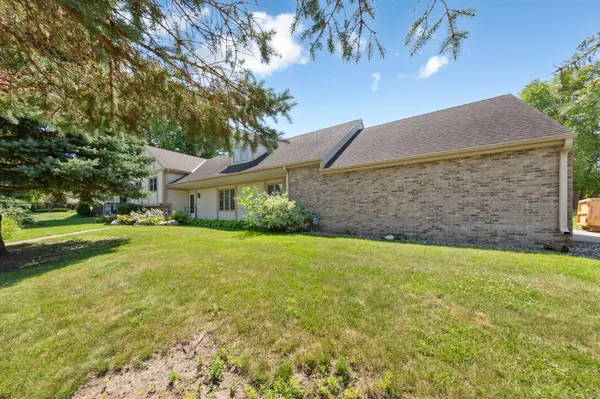1440 Sunset DR SW, Owatonna, MN 55060