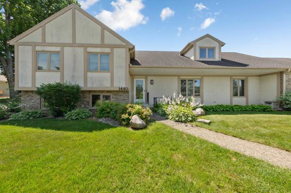 1440 Sunset DR SW, Owatonna, MN 55060