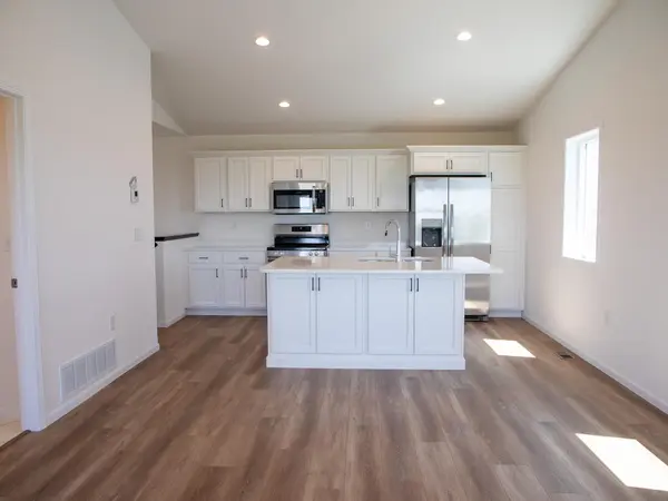 1193 Rachel DR W, West Fargo, ND 58047