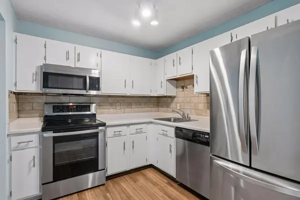 1887 Silver Bell RD #214, Eagan, MN 55122