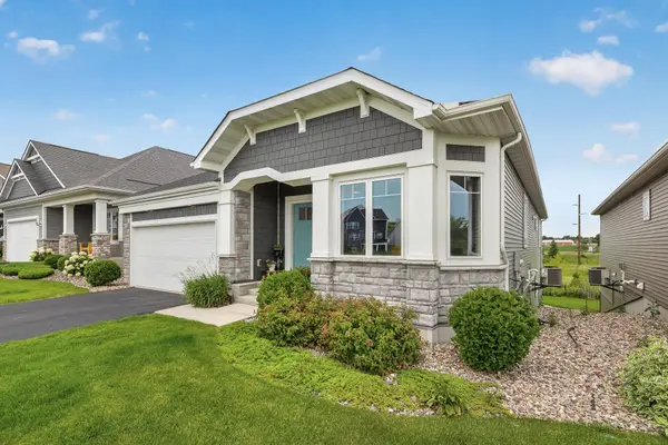 1888 Oakpointe DR, Waconia, MN 55387