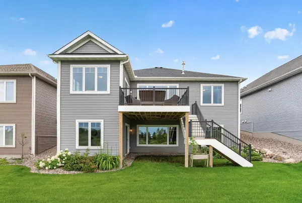 1888 Oakpointe DR, Waconia, MN 55387