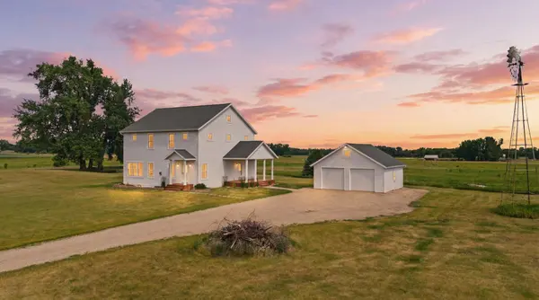 16305 57th ST SE, Kindred, ND 58051