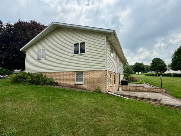 1111 Elm CV, Luverne, MN 56156
