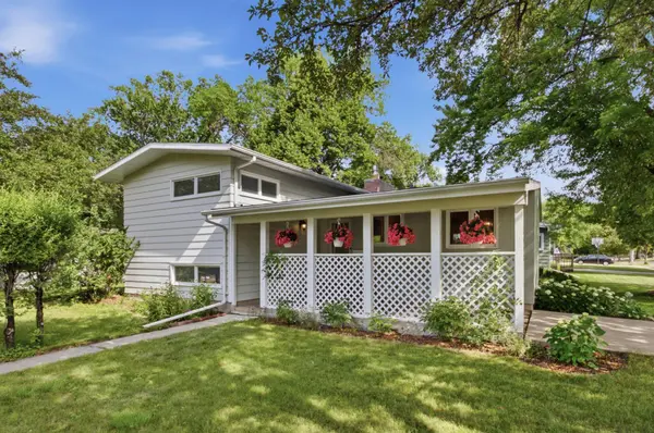 3002 8th ST N, Fargo, ND 58102
