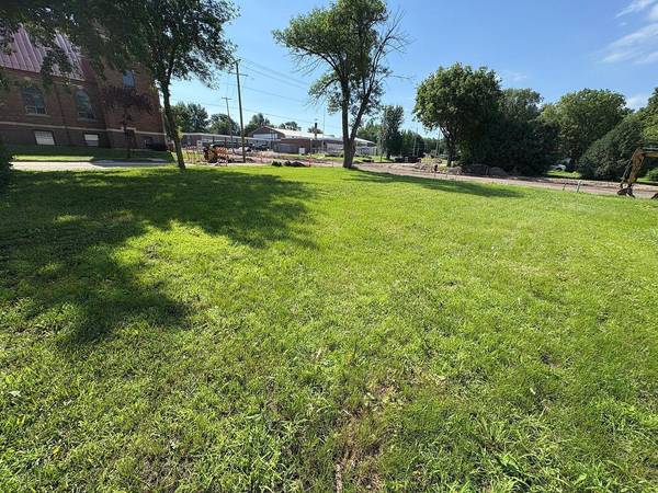 49 S Hering ST, Appleton, MN 56208