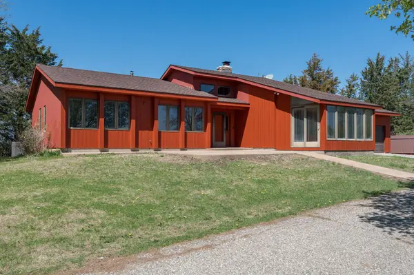 29558 Pumpkin Hill RD, Le Sueur, MN 56058