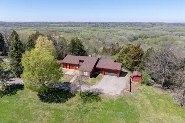 29558 Pumpkin Hill RD, Le Sueur, MN 56058