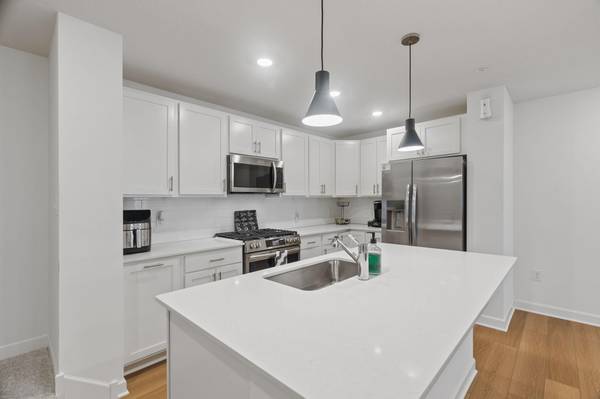 3040 Cedar ST, Little Canada, MN 55117