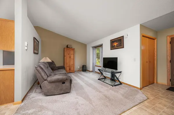 6194 Karmen AVE NE, Albertville, MN 55301