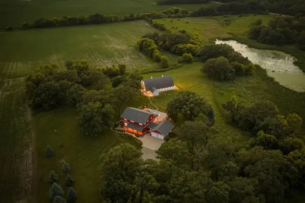 25551 885th AVE, Austin, MN 55912