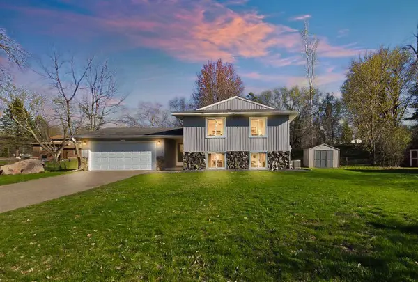 1738 Palisade CIR, Eagan, MN 55122