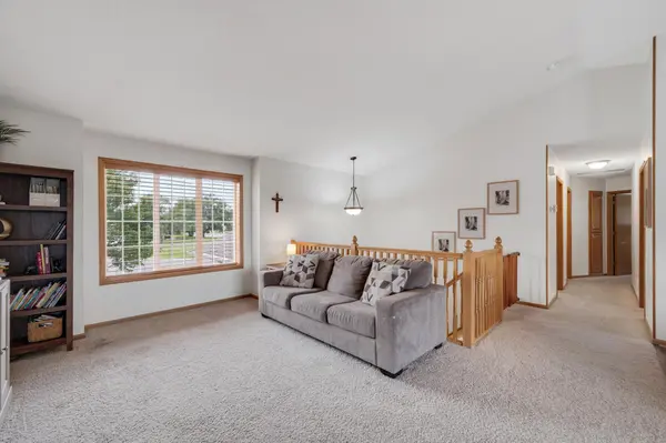 1512 Pond View CT, Cologne, MN 55322