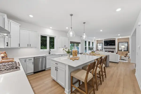 2606 Aspen DR, Shakopee, MN 55379