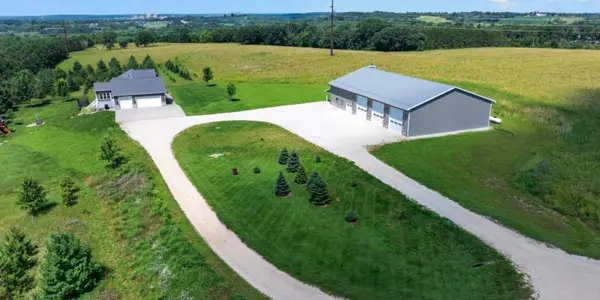 5490 College View RD E, Rochester, MN 55904