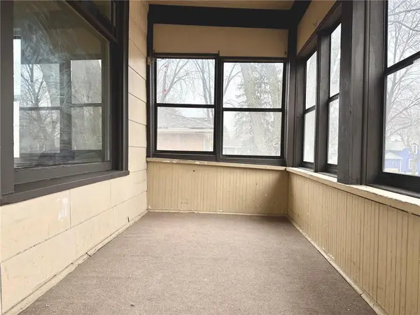 869 Lawson AVE E, Saint Paul, MN 55106