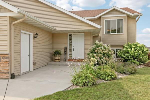1108 Mulberry AVE NE, Montgomery, MN 56069