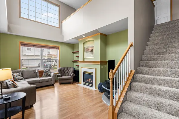 2033 Poppy DR, Chanhassen, MN 55317