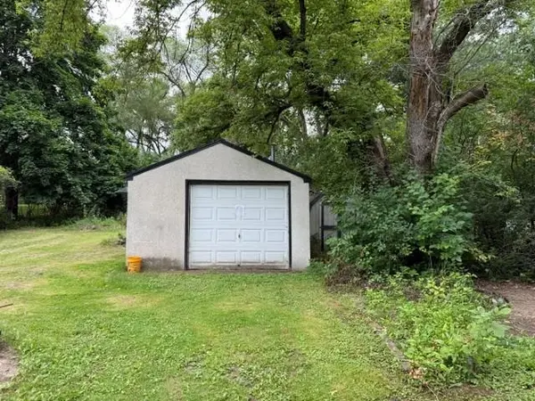 1260 Dorland RD S, Maplewood, MN 55119
