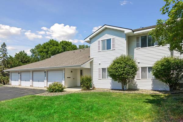 6260 Magda DR #B, Maple Grove, MN 55369