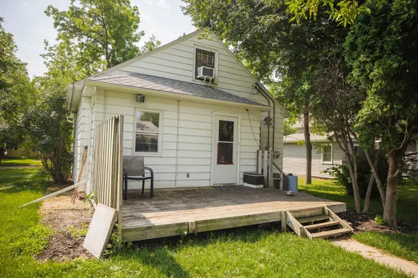 402 W 8th ST, Morris, MN 56267