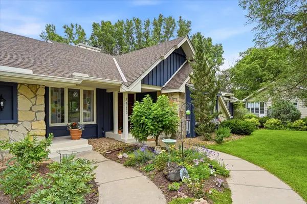 8913 S Minnehaha CIR, Saint Louis Park, MN 55426