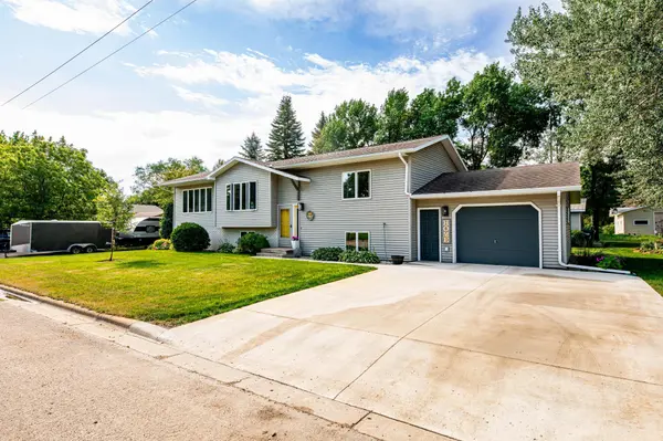 204 8th AVE E, Lisbon, ND 58054