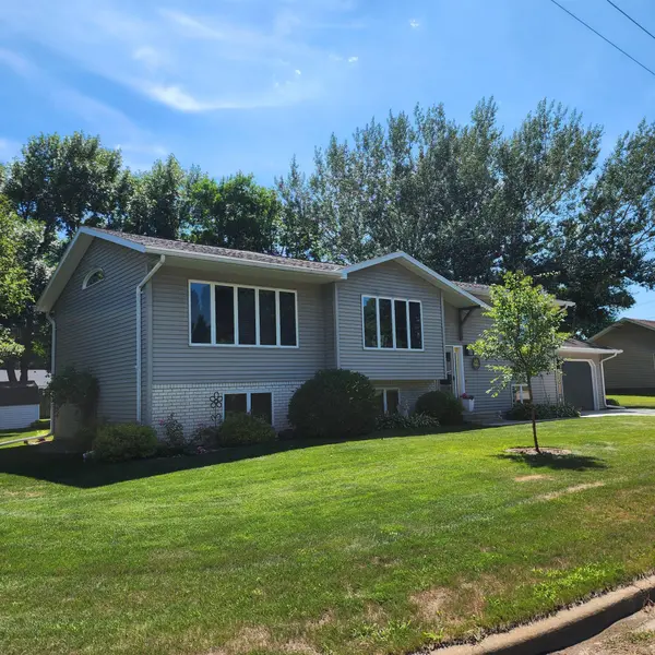 204 8th AVE E, Lisbon, ND 58054